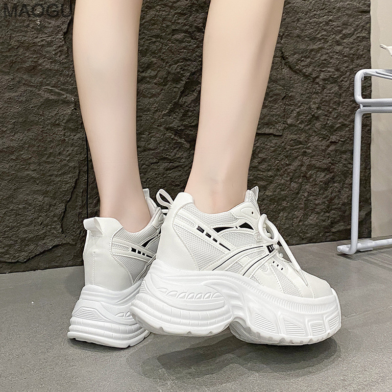 Sepatu Sneakers Wanita Bertumi - Sewing Cloth ulasan dan harga
